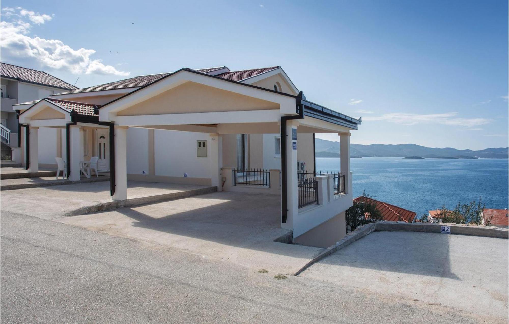 Lovely Apartment In Komarna With House Sea View Klek Extérieur photo