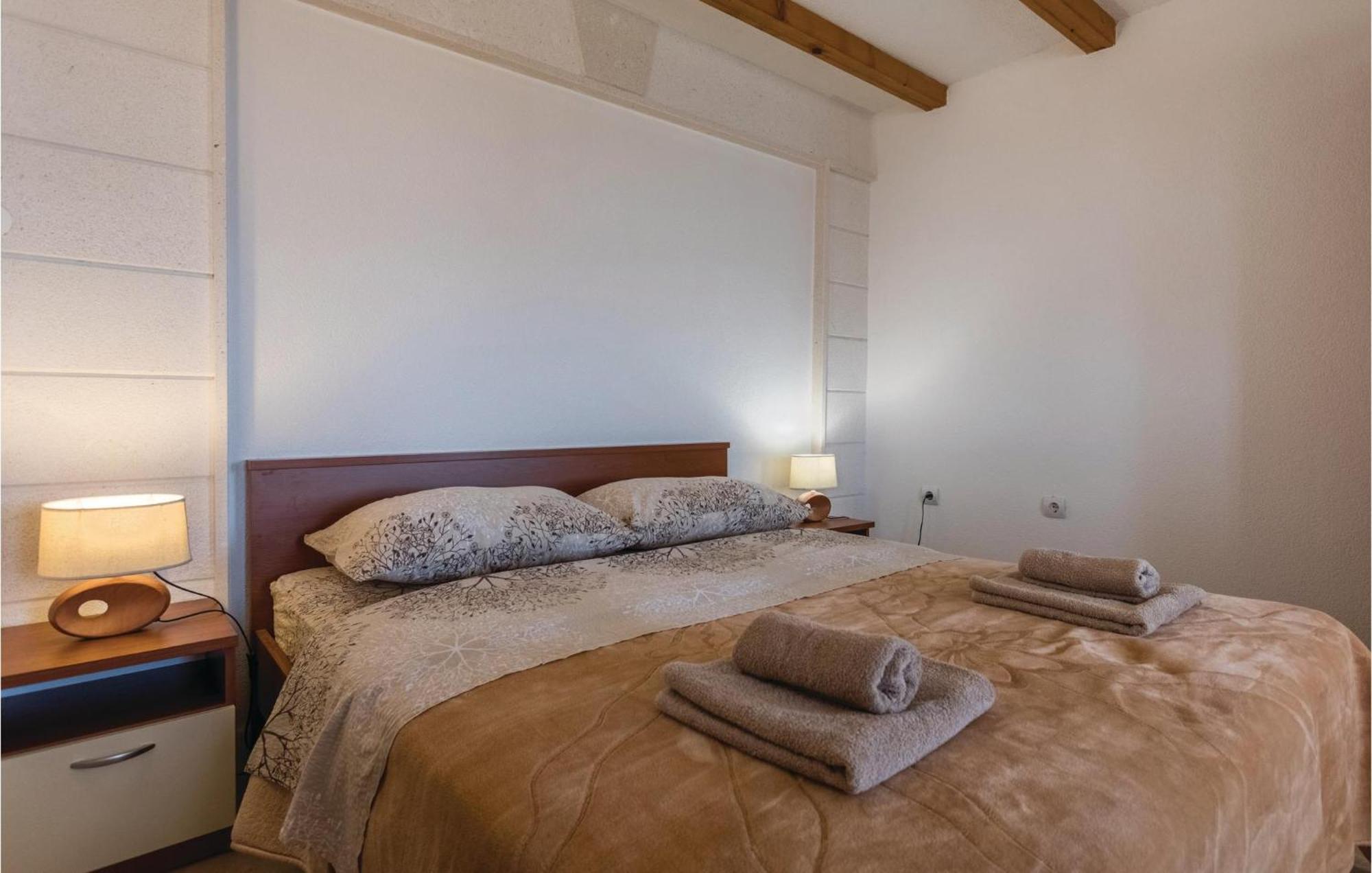 Lovely Apartment In Komarna With House Sea View Klek Extérieur photo