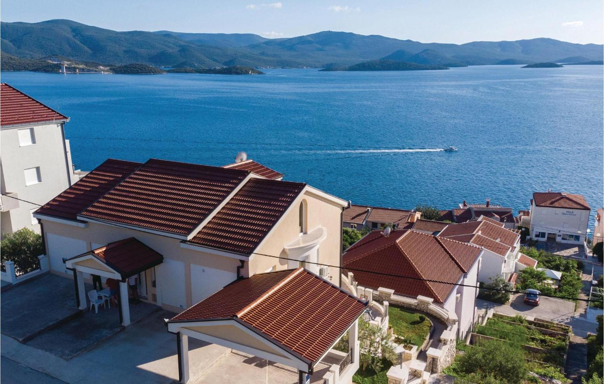 Lovely Apartment In Komarna With House Sea View Klek Extérieur photo