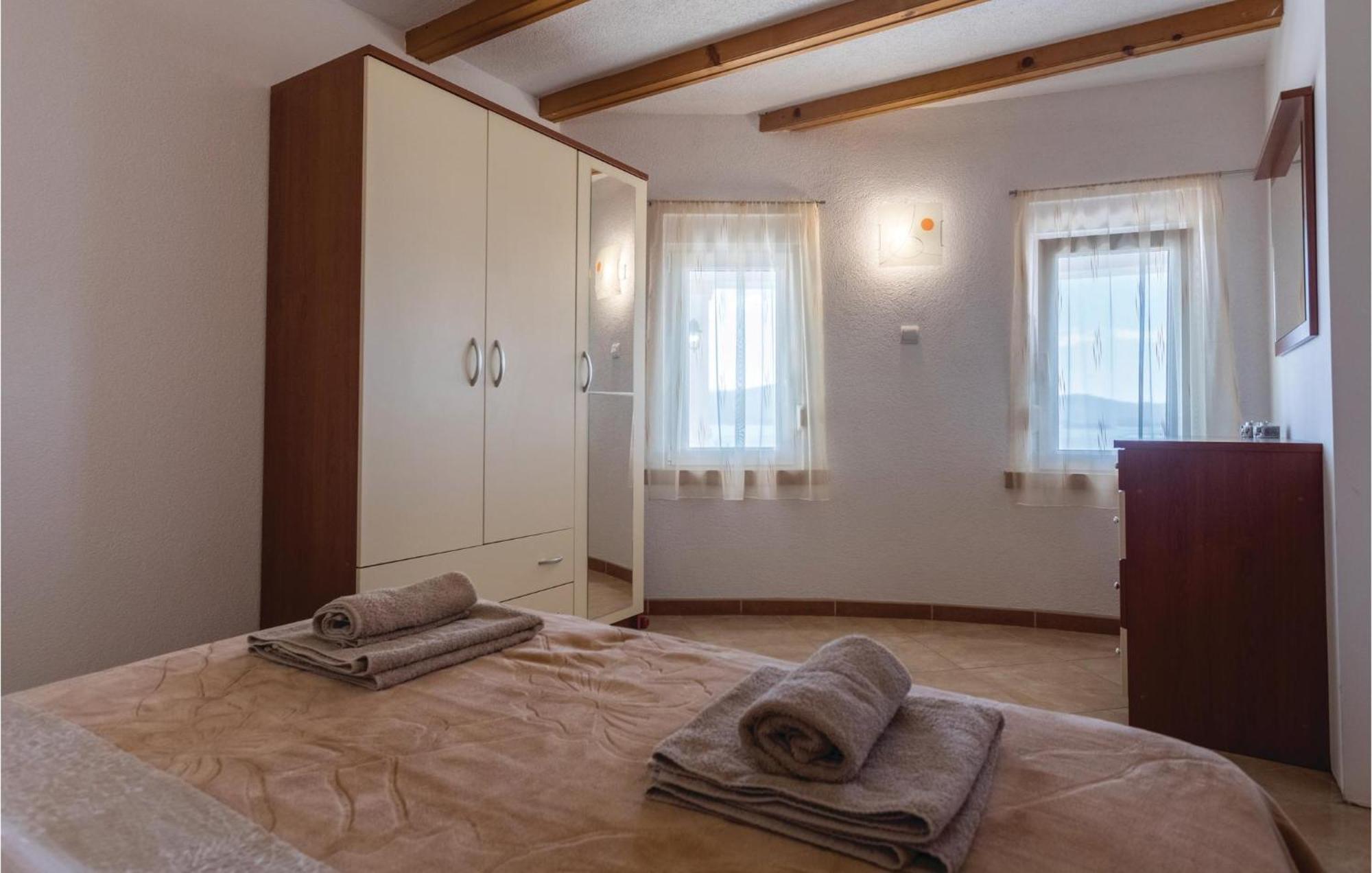 Lovely Apartment In Komarna With House Sea View Klek Extérieur photo